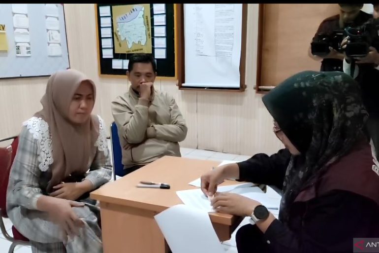 Istri Kades Kohod diperiksa polisi terkait pagar laut Tangerang