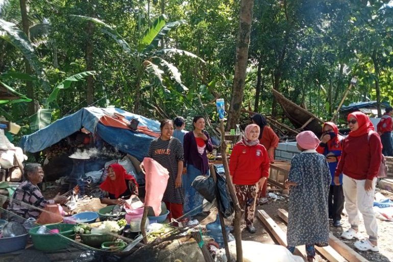 Tagana Lebak bangun rumah warga Bayah terdampak bencana angin kencang