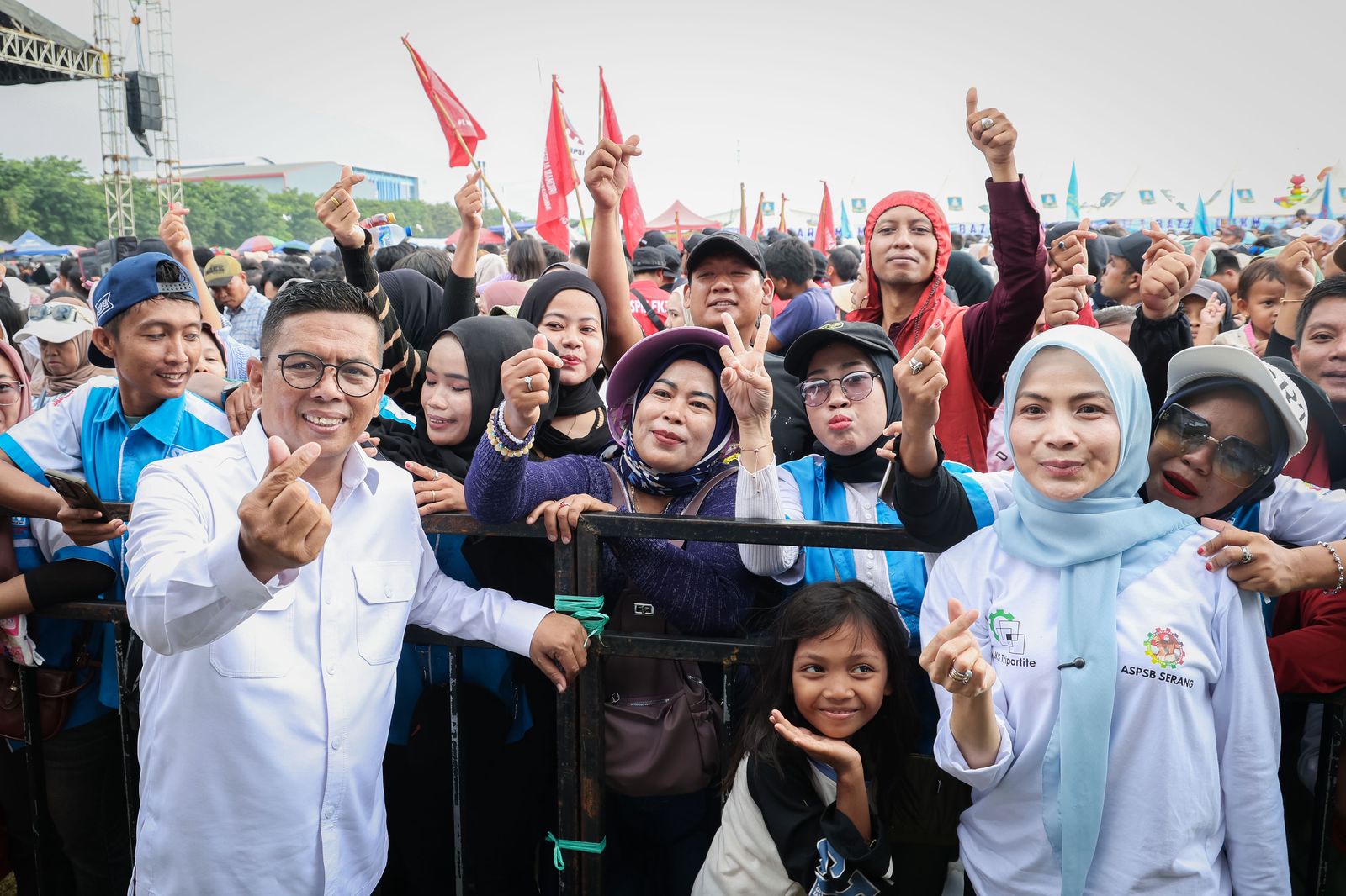 Di Peringatan May Day, Andra Soni Siap Tindak Tegas Praktik Percaloan Tenaga Kerja Di Peringatan May Day, Andra Soni Siap Tindak Tegas Praktik Percaloan Tenaga Kerja